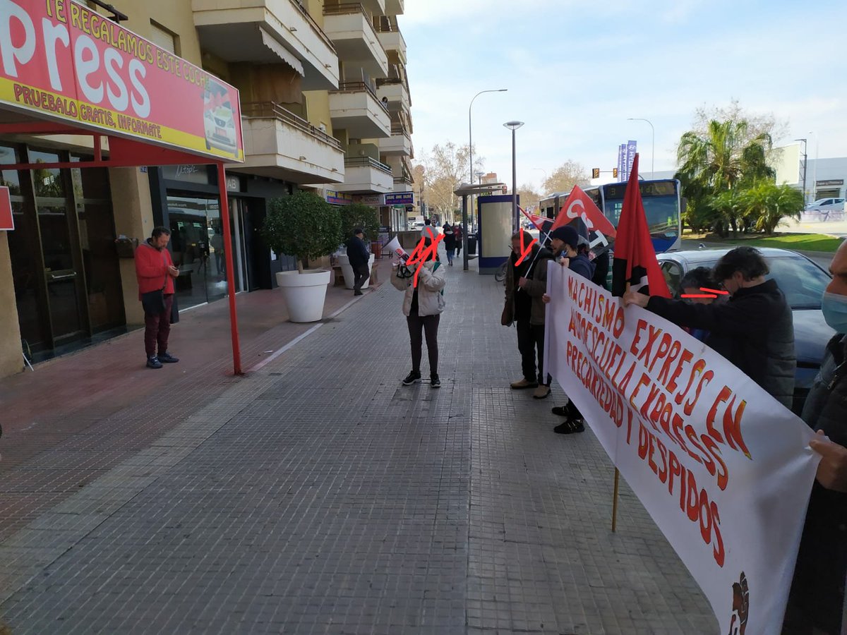 🔴⚫Avui hem protestat amb la <a href="/cgtbalears/">CGT Balears</a>  davant l'Autoescola Express per l'acomiadament d'unes treballadores per reclamar els seus drets. 👇🏽 fil