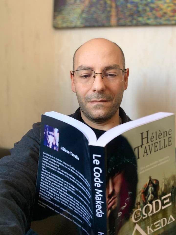 HeleneTavelle's tweet photo. 📕Et voilà la collection de mes 6 romans chez @david_alisso mon lecteur assidu !
Merci pour cette belle fidélité 🙏🤩
#lecodemakeda
Hâte de lire les commentaires sur le dernier né « Le Code Makeda »🌸 https://t.co/WMy6ty7Fh8