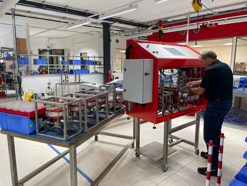 Sneak preview Resato High Pressure Technology production. Assembly of a computer controlled unit according latest safety regulations and ERP integration. 

#highpressuretesting #pressuretesting #highpressuretechnology #resato