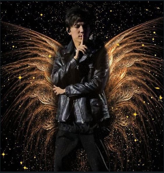 annh_campos's tweet photo. ☀️“When the SUN of COMPASSION arises, darkness evaporates,and the singing birds come from nowhere” A Ray

🎤When @dimash_official sings,he lights the hearts of the audience! Gloomy days and melancholy disappear with the sound of his VOICE

 Listen to #FlyAway #BeWtihMe on Spotify https://t.co/BbY2jPcXGS