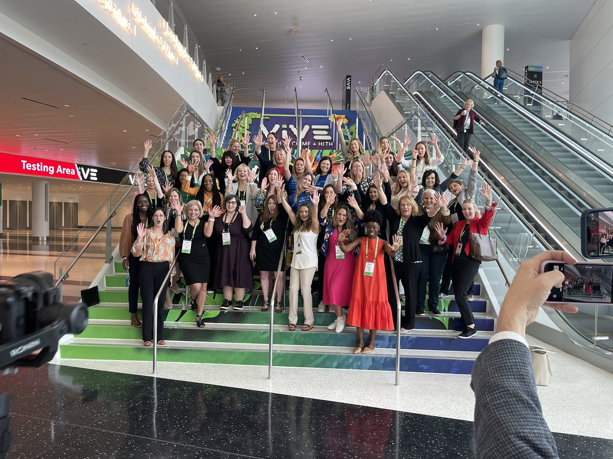 Only took 20 shots. Every second that went by, more women jumped in which meant a new picture. A bunch of great sessions going at #Vive2022 on so we are clearly missing many, many of our women health warriors. #BreaktheBias #IDW2022