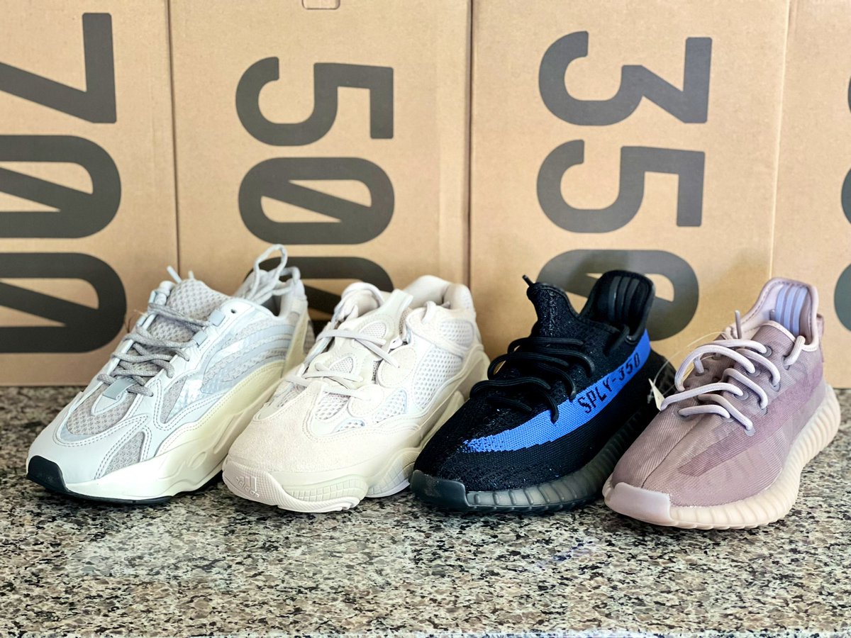 SNKR_TWITR tweet media