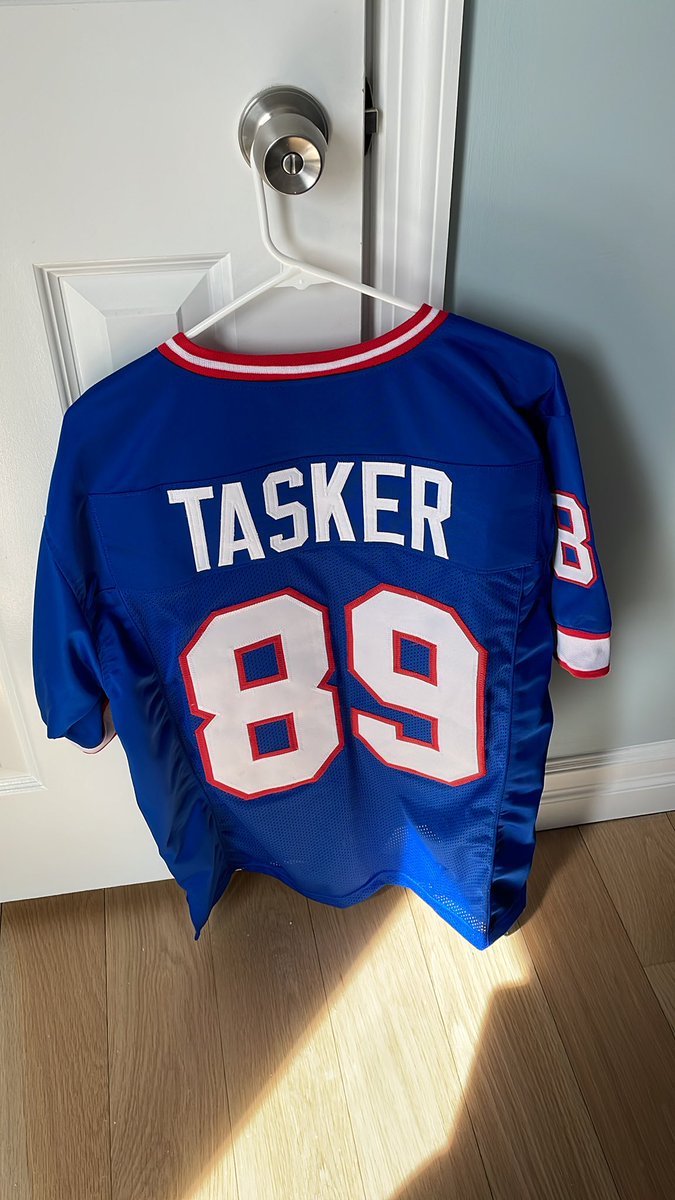 Best off season pickup I’ve made with this <a href="/SteveTasker89/">Steve Tasker</a> <a href="/BuffaloBills/">Buffalo Bills</a> jersey! #BillsMafia