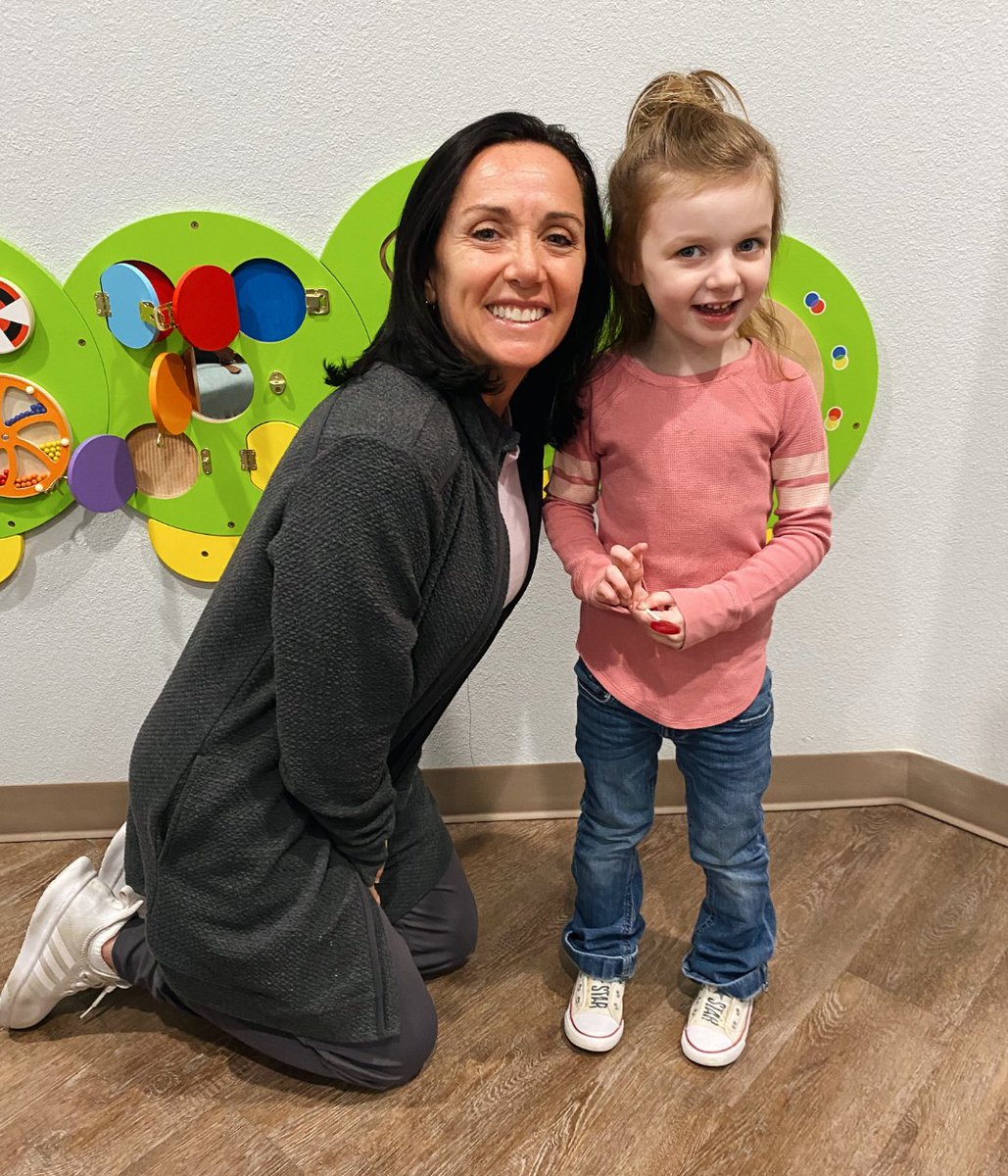 makingwavesptc's tweet image. Gorgeous gorgeous girls love speech therapy!! 🐛🌸
.
.
#makingwaves #speechtherapy #mrwormy #gorgeousgorgeousgirls #girlpower #practicemakesperfect #happytuesday #mwptc