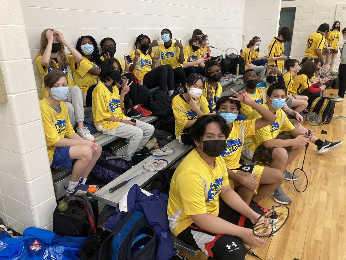 LBPPanthers's tweet photo. 🚨 🚨 UPDATE 🚨 🚨 7/ 8 @LBPearsonOCSB Ss are competing hard in the @ImmaculataOCSB Badminton Tournament 🏸 Some great energy and sportsmanship from all athletes https://t.co/1oHNtH8Der