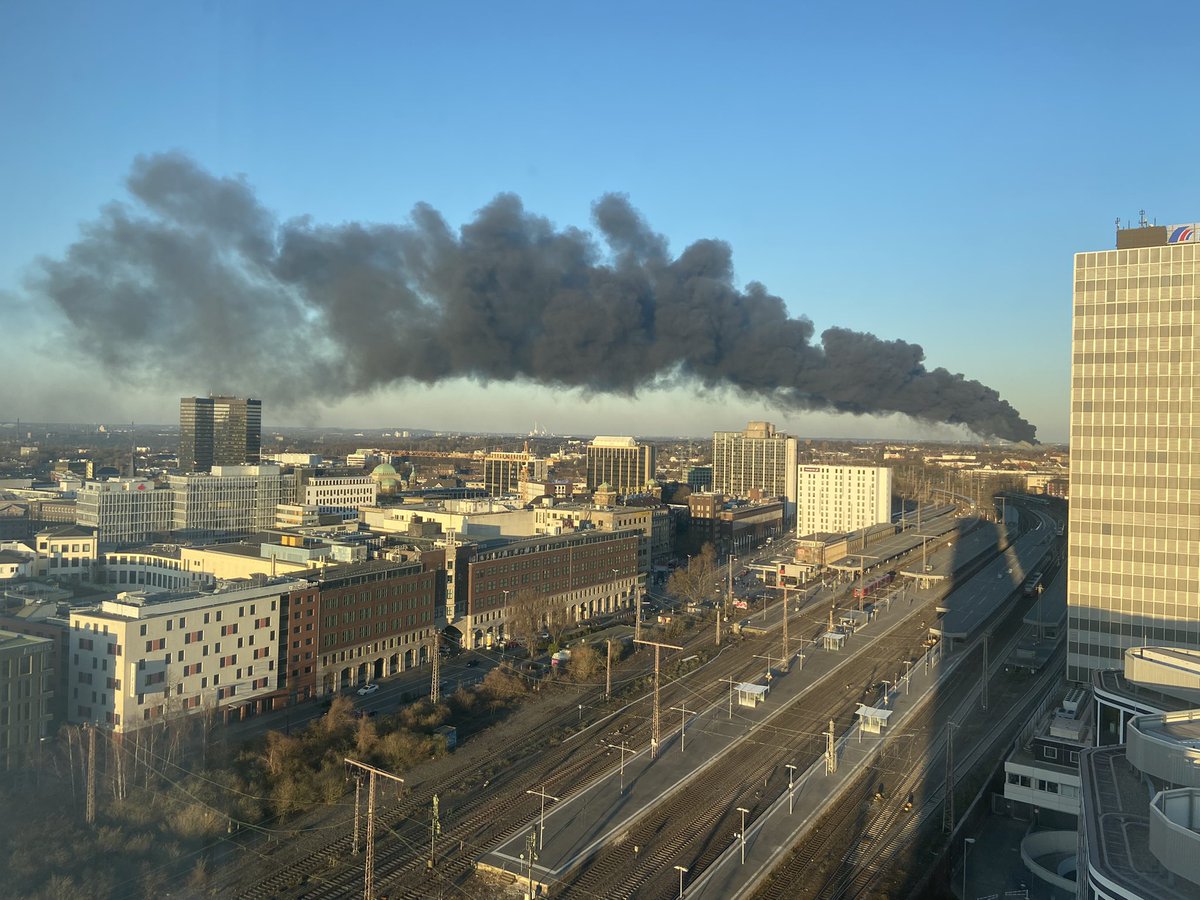 BeleLegrand's tweet image. Das sieht nicht gut aus im Essener Osten. @feuerwehressen