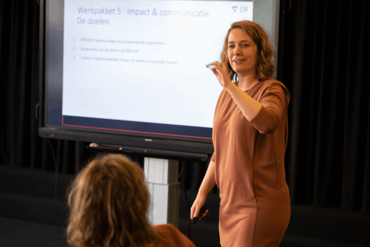 HU_Utrecht's tweet photo. Het project PREVENT wil #gezondheid en #welzijn van bewoners verbeteren door integrale, wijkgerichte preventie en samenwerking te versterken. Vandaag was de kick-off. https://t.co/lkqWji76mC @CindyVeenhof @TamaraMadern @WilkenJP #SPRONG @HvA #samengezond https://t.co/Y4NYbU4Nvq