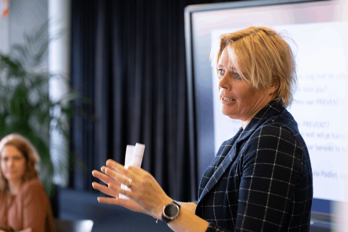 HU_Utrecht's tweet photo. Het project PREVENT wil #gezondheid en #welzijn van bewoners verbeteren door integrale, wijkgerichte preventie en samenwerking te versterken. Vandaag was de kick-off. https://t.co/lkqWji76mC @CindyVeenhof @TamaraMadern @WilkenJP #SPRONG @HvA #samengezond https://t.co/Y4NYbU4Nvq