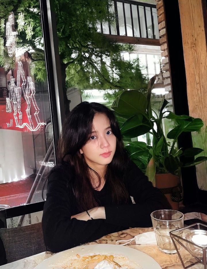 heypiaaaa's tweet photo. Katanya cuma nganggep adik, tapi kok kasih perhatian lebih?
⁃ Chanyeol, Jisoo AU https://t.co/bqkbTBJQMd