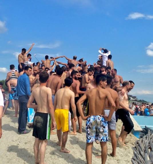 #GidecekOlanHekimlerDeğil
#doktorlar

Erdoğan’dan Doktorlara: “Varsın gidiyorlarsa gitsinler…”

Özetle:

Bunlar Gitsinler    /   Bunlar Gelsinler