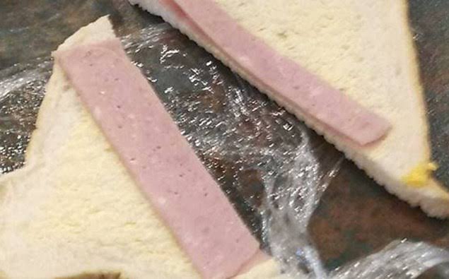 ANDREVAMOC's tweet photo. ;  made sandwich for daddy Henry  Vs. made sandwich for others https://t.co/24GizK4k2s