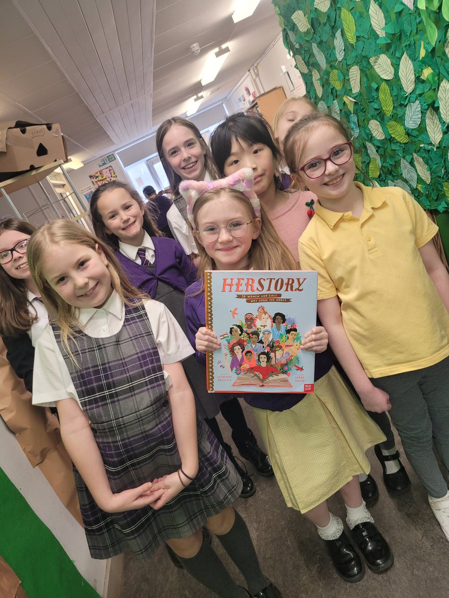 SunnysidePri's tweet photo. Happy International Women's day! P4 learned all about why we celebrate this important day and about some fabulous women who helped shape our world! Who run the world? GIRLS! 🙌❤

#InternationalWomensDay #BreakTheBias #breakthebias2022 https://t.co/lpxjpXzq27