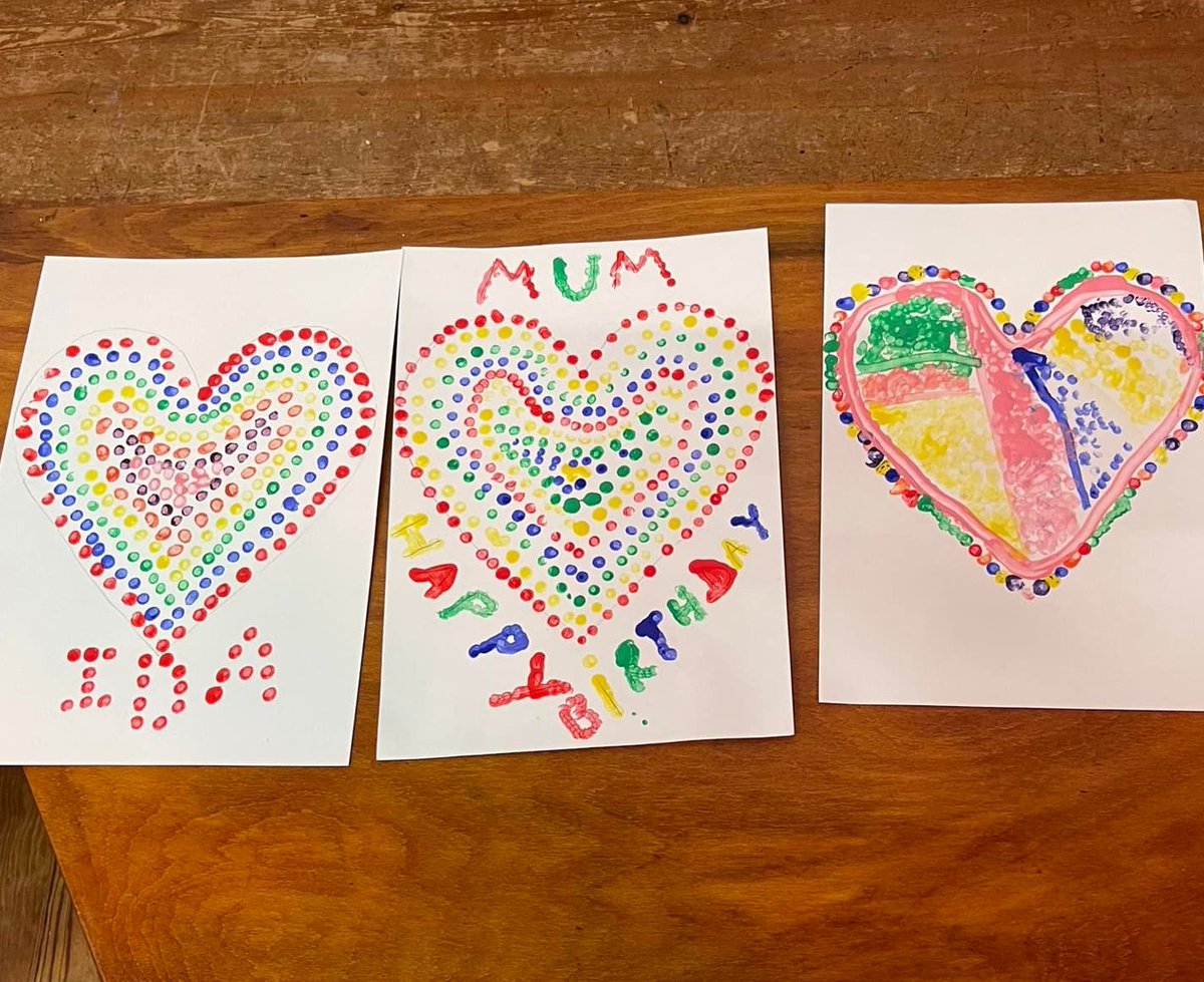 GirlguidingCE's tweet photo. 1st Orwell Brownies completed “What’s the point” @Girlguiding UMA, using cotton buds to dot the paint. #Creativity #ExpressMyself https://t.co/cbDG42fn8e