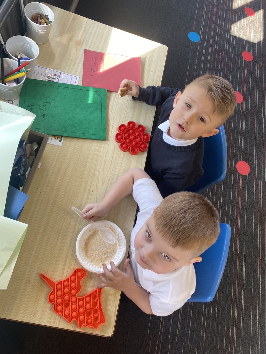 Ms_Lawson1's tweet photo. Thank you very much @EastbankPri and @miss_m_mccabe for our Writing Breakfast this morning! 🥐🥣  #yum https://t.co/pcwNKX8MG9