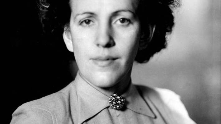 WinterOakPress's tweet photo. #Orgrad inspiration Françoise d'Eaubonne was born 102 years ago today.
She viewed the digital age as a modernisation of patriarchy’s age-old domination, flying the false flag of progress. She called for a “resistance of the flesh against the virtual”.
https://t.co/Dg5NhGbmnM https://t.co/C0C2wdEFNq