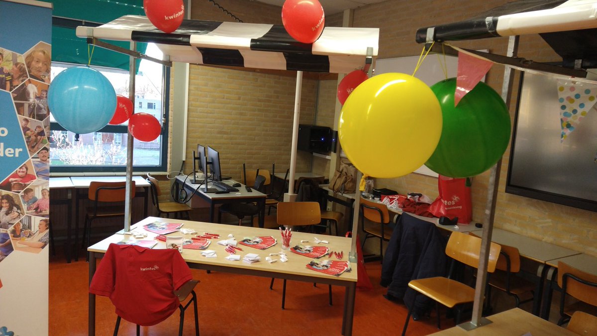 CrazyBrotherRL's tweet photo. Open dag @DulonCollege ede beroepen markt namens @Kwintesggz . Altijd leuk om de volgende generatie te vertellen over ons werk! https://t.co/aoaUrAEKPN
