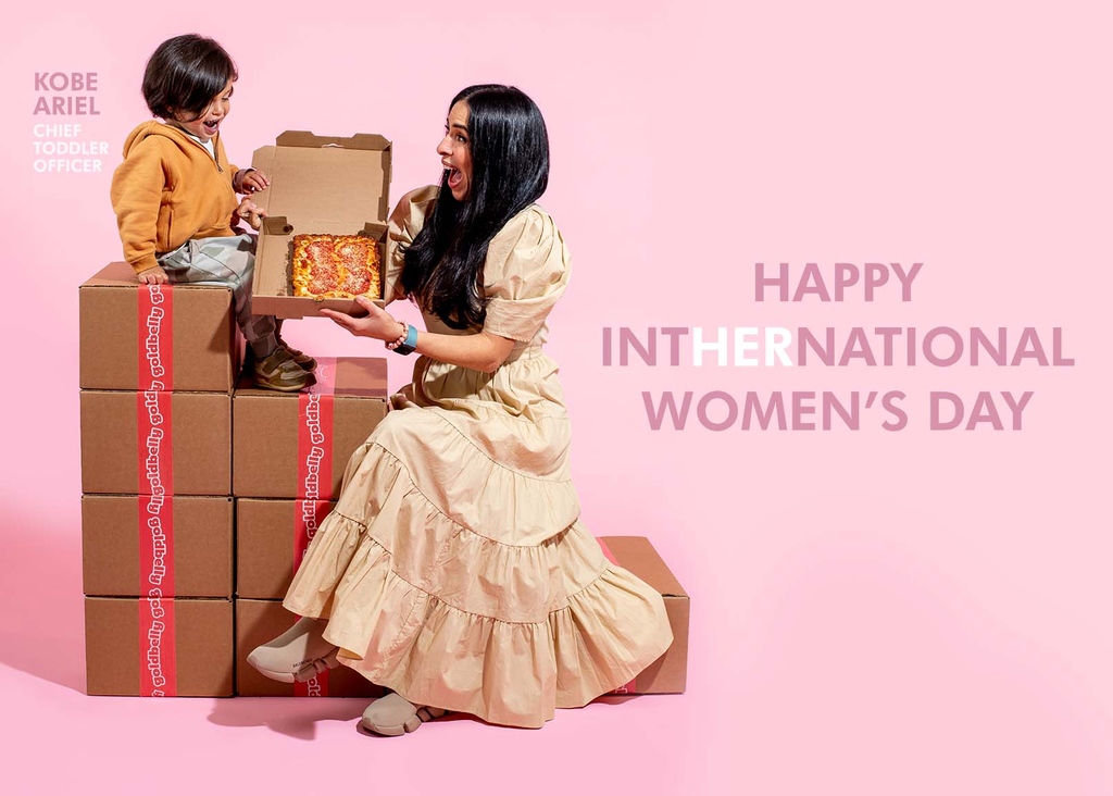 goldbelly's tweet photo. 🤩Spotlight on our very own Food Business MakHER 💅

For International Women’s Day, meet @imabadidea, Vanessa, Co-founder &amp; CPO of Goldbelly. 

https://t.co/UttFMkrEzM https://t.co/H3RYo2Yu5D