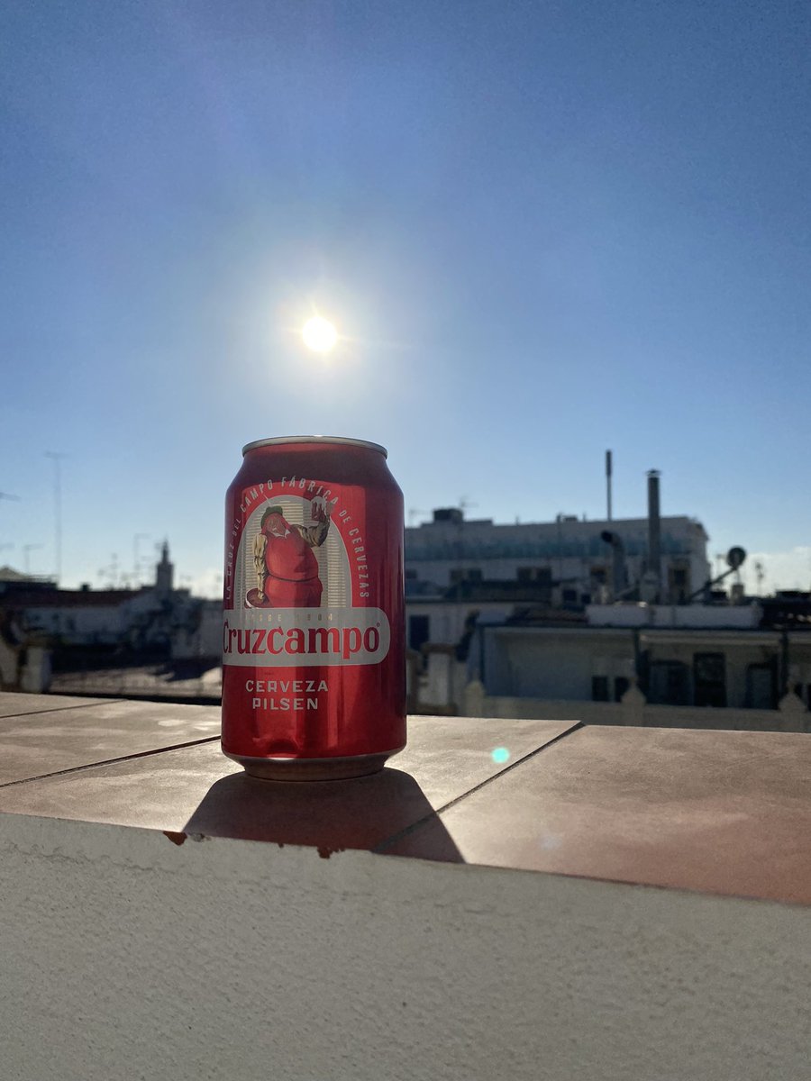 We’re off and running <a href="/WillBush88/">William Bush</a> #sevilleaway #EuropaLeague #whufc #OLAS