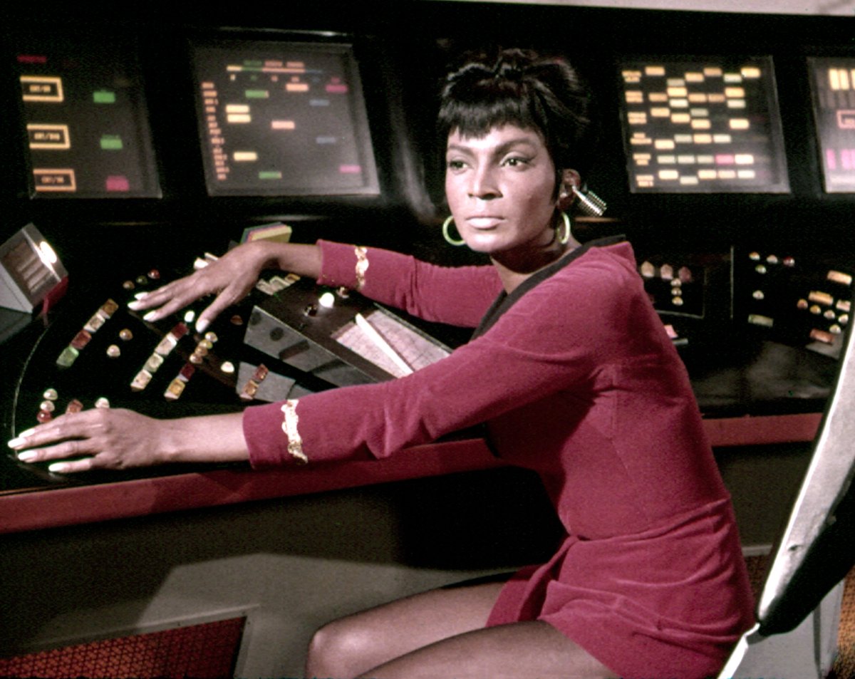 ReelzChannel's tweet photo. #StarTrek ’s Nichelle Nichols was the first African-American woman to have a lead role on TV!🙌👏🏾👍🏿 #WomensHistoryMonth #uhura
Check out the whole #NichelleNichols story this SATURDAY on 🖖🏻Star Trek: The Unknown Story! #RealClassics #InternationalWomensDay https://t.co/rodlbeB5ga