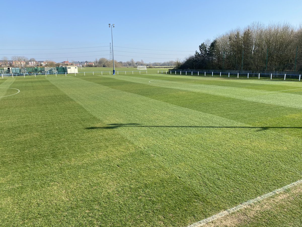 CarelFourie015's tweet image. Lovely spring day cutting @AsfordbyFC  🌱 Cultural and fertilisers programs coming together nicely @rigbytaylor @HeadlandAmenity First cut after sprayed last week 👌🏻👀☀️ Best pitches in this area ⚽️ #coldstart #procec #seamacultraplus #elevate @nemmtweets @leicsfa @FootballGrf