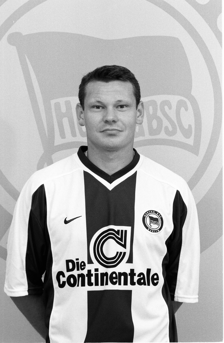 HerthaBSC's tweet photo. Wir trauern um Sergei #Mandreko. Unser ehemaliger Spieler ist nach langer, schwerer Krankheit im Alter von 50 Jahren verstorben. Unsere Gedanken sind bei seiner Familie und seinen Angehörigen. 🕯 https://t.co/U3E50RptXa