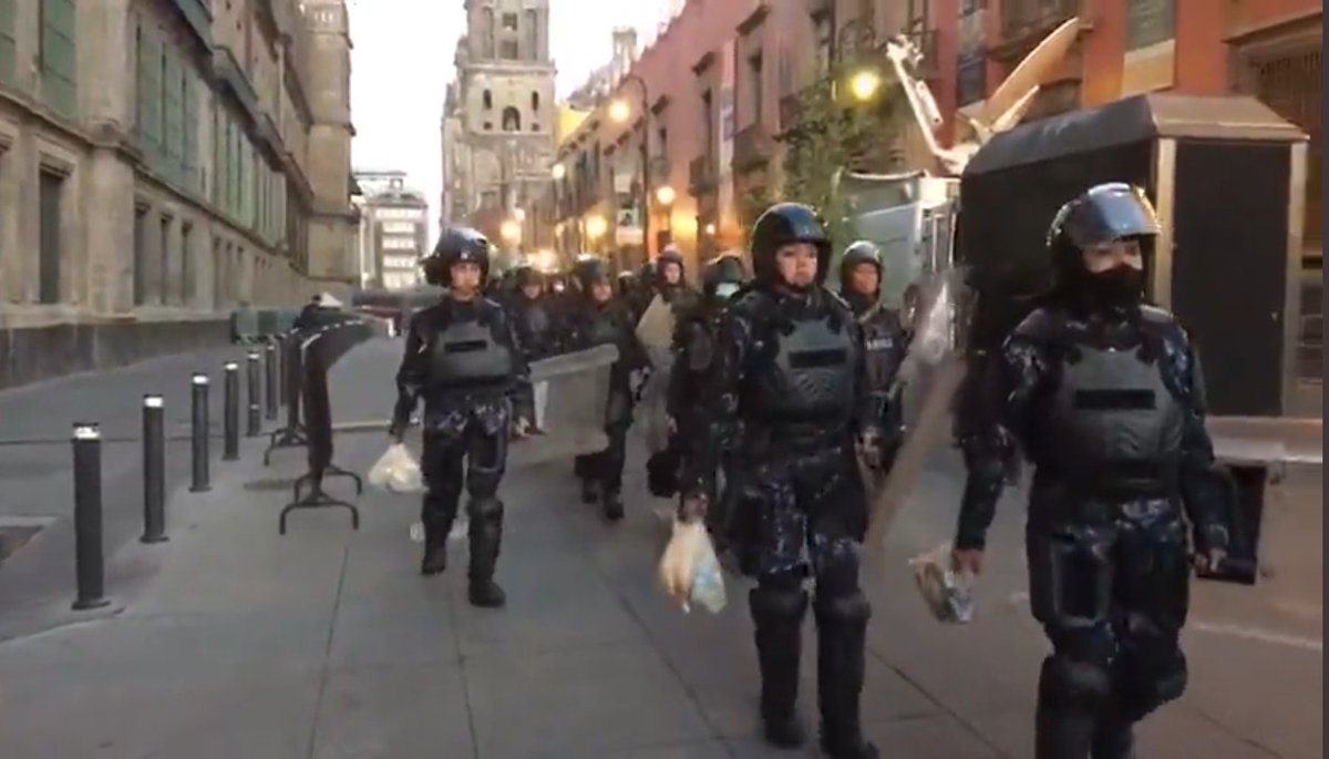 SergioRogs1's tweet photo. Apoyo total a las chicas de la Marina.
Dios las proteja
#8M https://t.co/dTLaqwYKoc