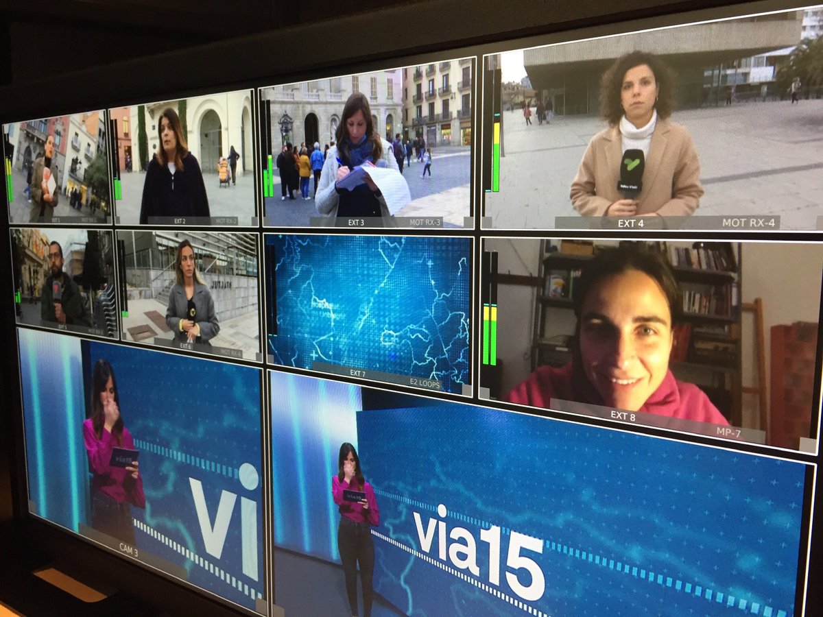 neus_reig's tweet photo. Recupero fotos de fa uns dies. Al #via15 som una redacció molt feminitzada i avui ens ve molt de gust explicar en directe les mobilitzacions de la #vagafeminista arreu de la regió metropolitana. 

📺📱🖥 #betevé
🕡 18.30h
👉 https://t.co/MlyQbvNW4F https://t.co/nJzAUcsXqJ