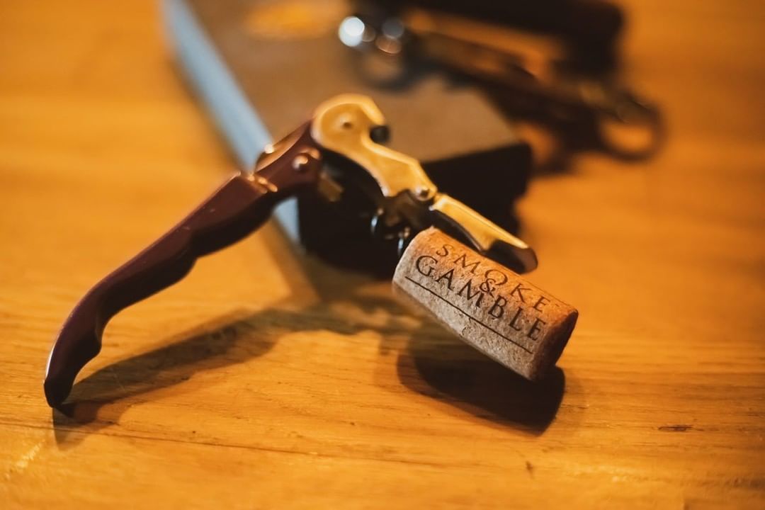 "The greatest minds are capable of the greatest vices, as well as of the greatest virtues" - Rene Descartes 
♣🖤

#drinksmokeandgamble #norfolkwinery