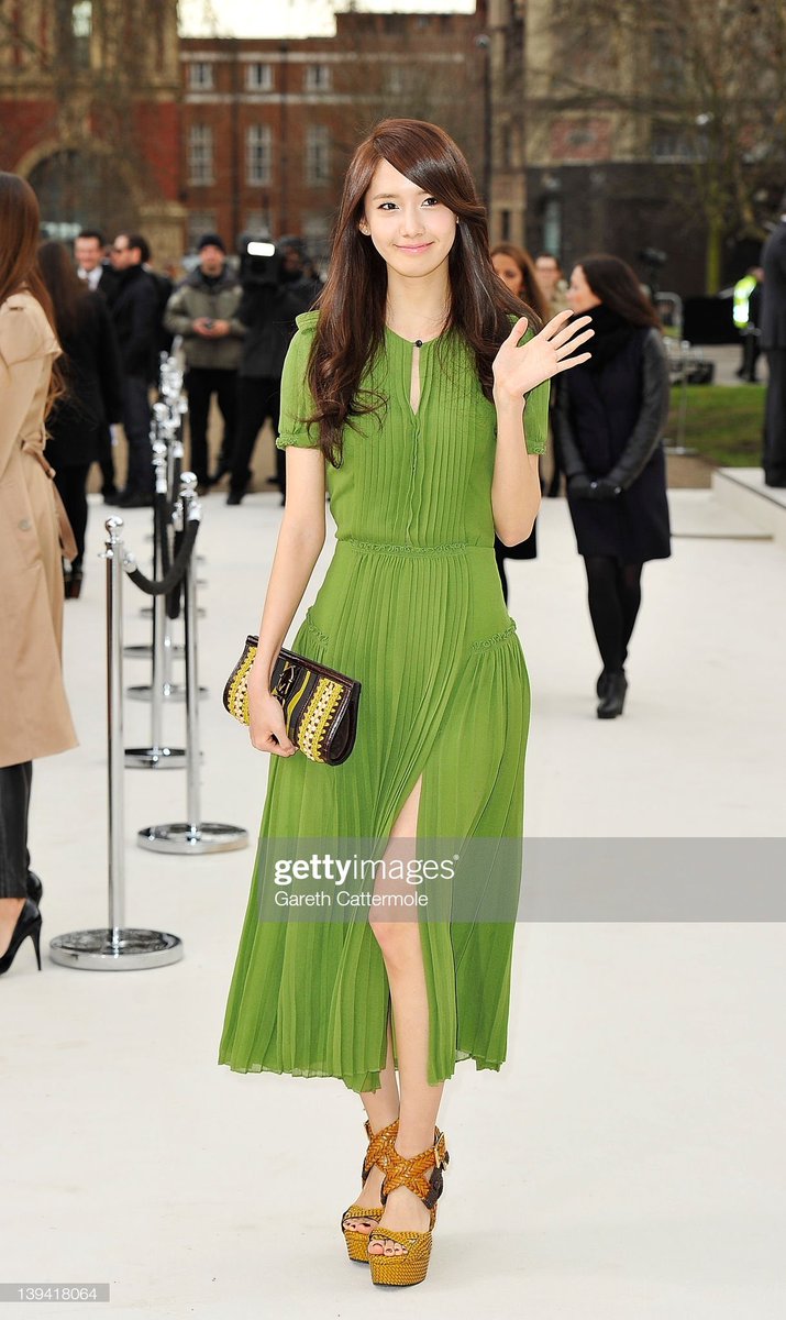 yoonastats's tweet photo. YoonA has attended three out of the ‘Big Four’ fashion weeks in the world.

2012 London Fashion Week (Burberry)
2018 Paris Fashion Week (Givenchy)
2019 New York Fashion Week (Michael Kors)

#YoonA #윤아 #임윤아 https://t.co/ceuYVKm5Wl