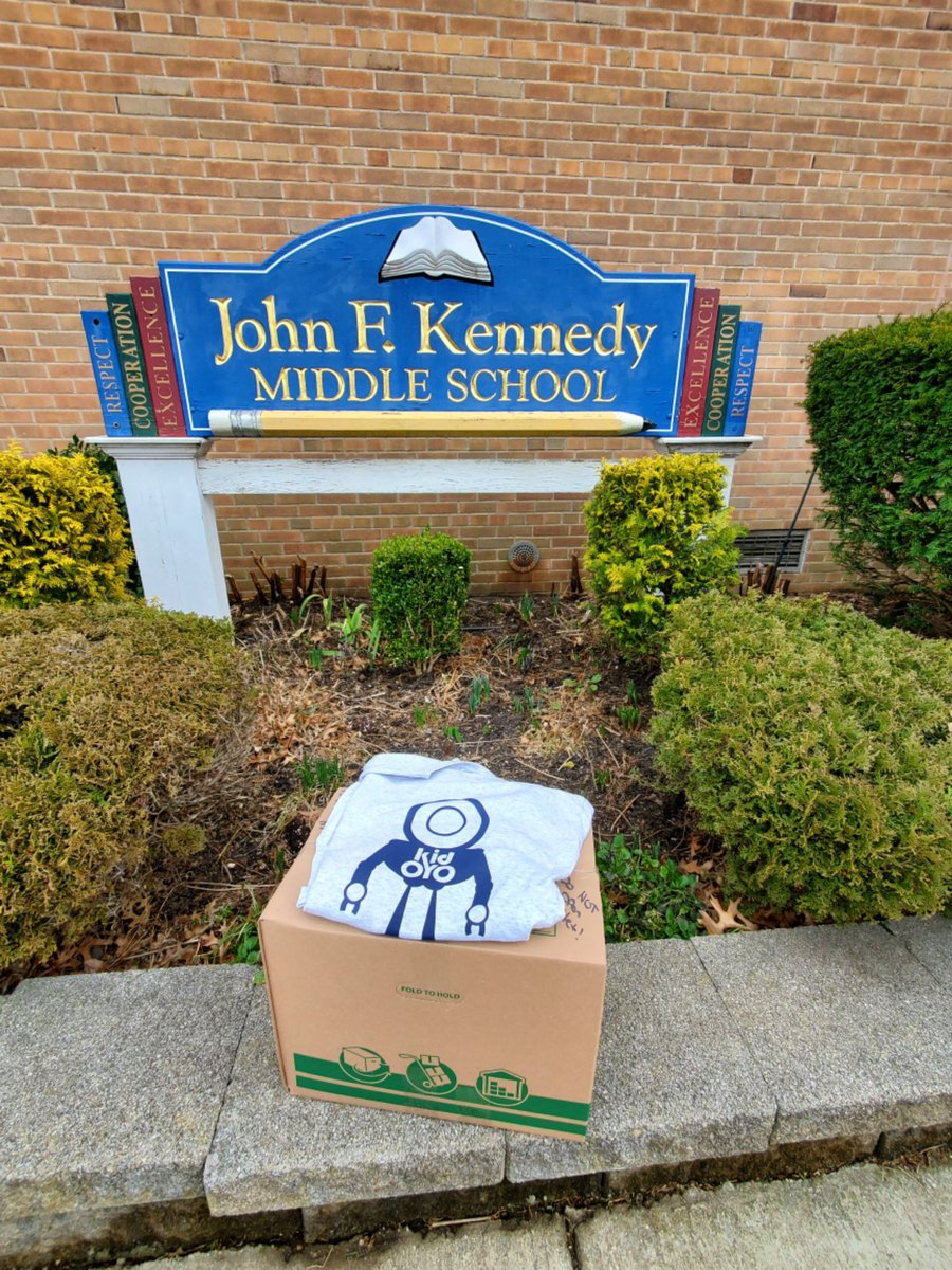 CanUCode's tweet photo. The box drop pic got lost in transit!  @BethpageUFSD unboxing day is here!  #codeconquest2022!  #hackLI woohoo https://t.co/NB9gxeic73