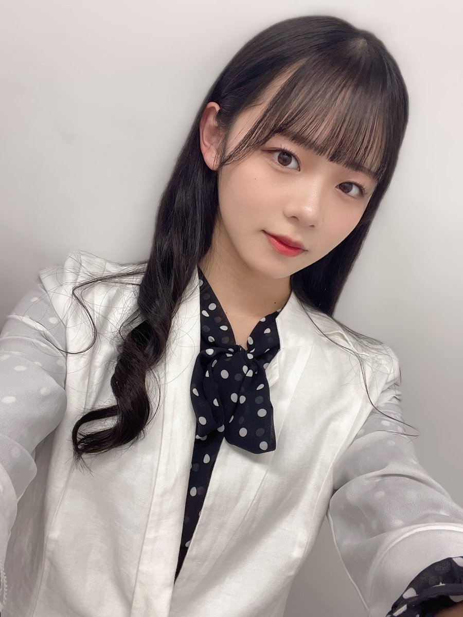 karen_colorful's tweet photo. リリースイベント
綺麗なお姉さん公演👶🏻
ありがとうございました！

バブル時代の綺麗なお姉さん？
ぜんぶママのお洋服です♡

 #0510カラスク2ndシングル発売 https://t.co/l8XALRwy5a