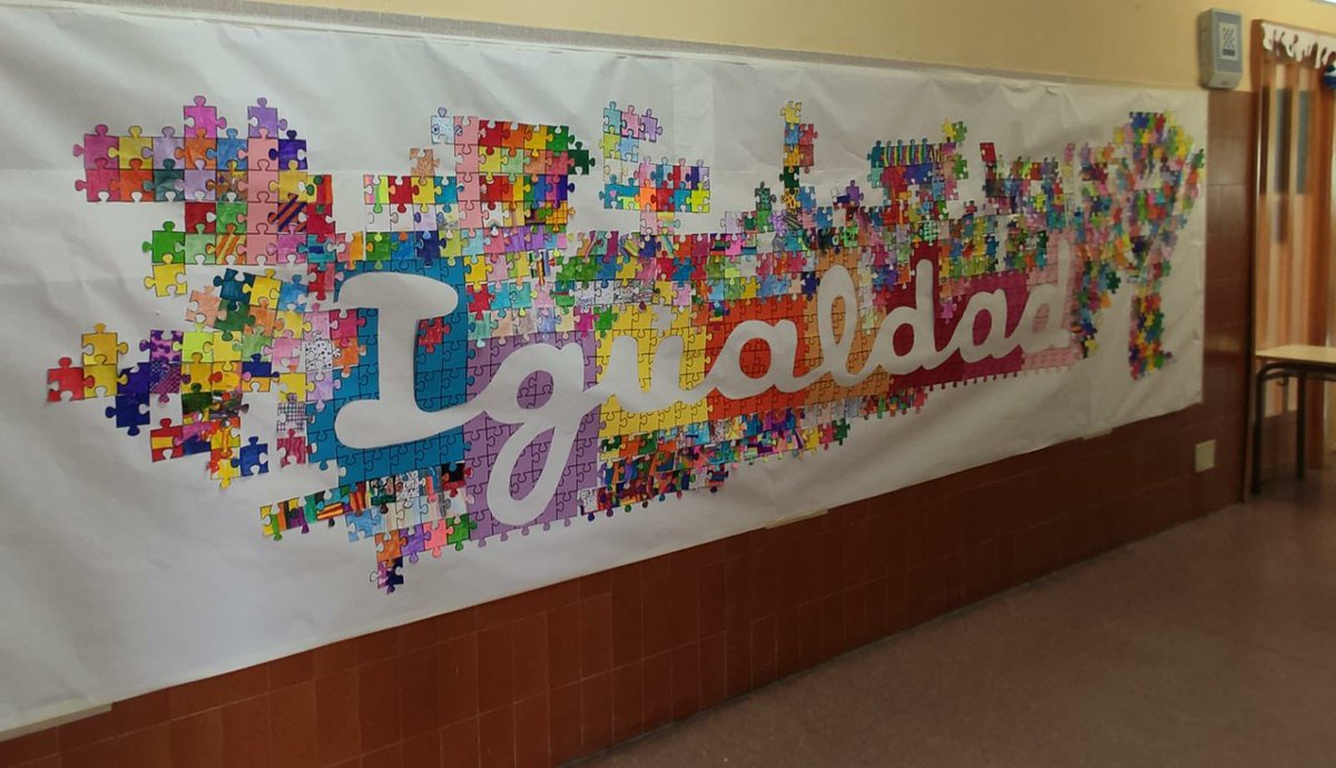 CEIPLEONFELIPE's tweet photo. En el Día Internacional de la Mujer tomamos conciencia de la IGUALDAD. Pieza a pieza, hemos ido completando un precioso mural. En las clases reflexionamos sobre la IGUALDAD a través de cuentos, canciones, dinámicas… https://t.co/LlWcq3m9Eu