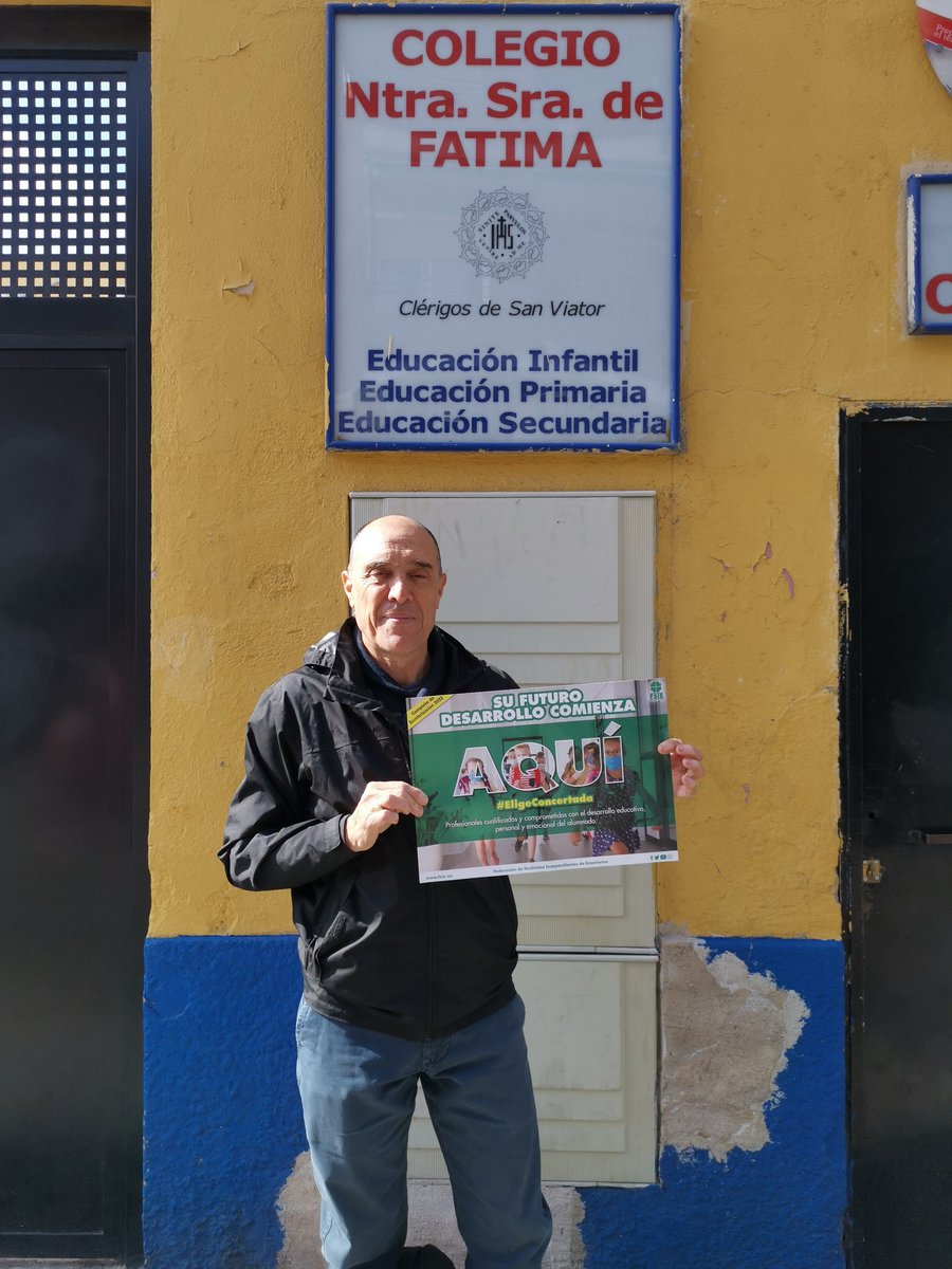 currotrejo's tweet photo. Hoy, en #Usera con @JccamachoJose #EligeConcertada #SomosFSIE @fsiemadrid @infantilfatima @central_colegio #Escolarizacion2022 Manifestamos por los centros nuestro rechazo ante la #desigualdad que viven los #profesionales de  #concertada frente a la #publica https://t.co/BFyioE915G