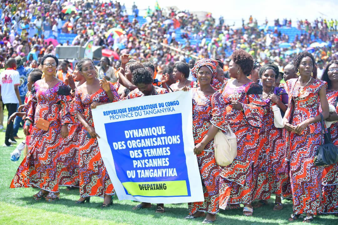 Kabolivel's tweet photo. #RDC:Avec la Fondation M’zee LDK nous avons dedié la journée du 8 mars à   Dieu à travers un culte d’actions de grâces au stade #JosephKabila de #kalemie. Nos deux structures agirons à travers les micro crédits pour l’accroissement des activités des femmes. https://t.co/tn6CyaoCmN