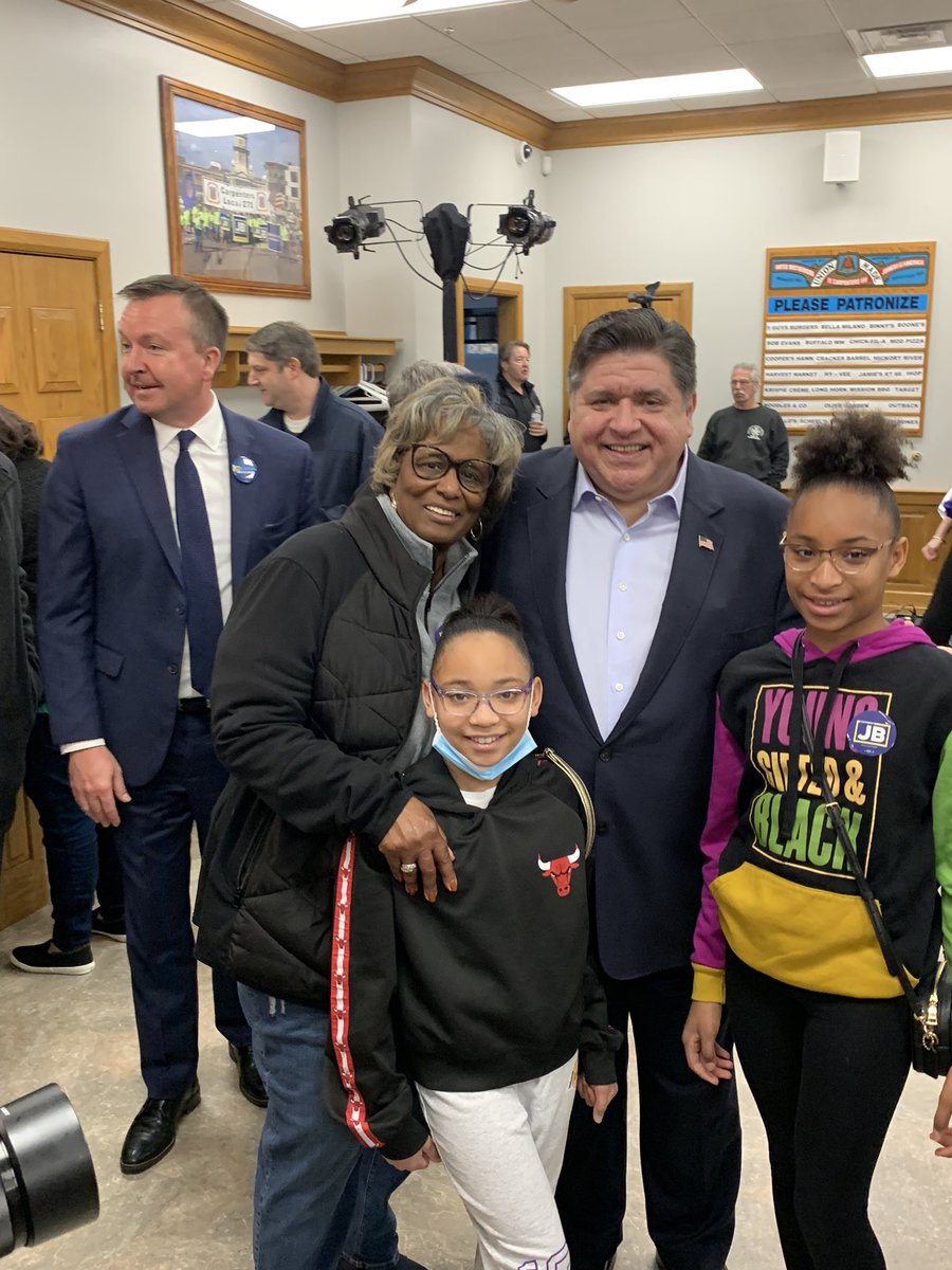 VoteforDoris's tweet photo. Great way to start Campaign Season 2022!  #IL48! https://t.co/f648RFDZqP