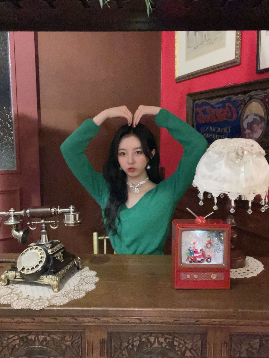JuhyeonFR's tweet photo. ↳『 UCube 』『 31.12.21 』

[📸] 

Sumit ! ❤

L'année 2021 est déjà passée et une nouvelle année commence !

#LIGHTSUM #라잇썸 
#주현 #JUHYEON 
#LightAWish #라잇어위시 #VIVACE

@CUBE_LIGHTSUM https://t.co/8duExLp09T