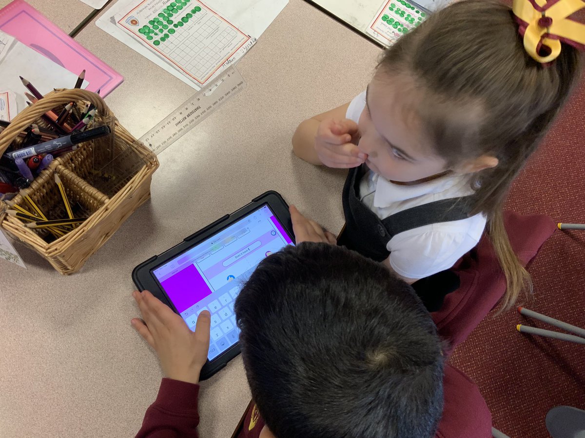 ABCPschool's tweet photo. #Class34W were creating branching databases on J2data yesterday. They considered similar attributes to think of questions that would help sort their chosen objects into groups. #ABComputing https://t.co/jeLl8YldmU
