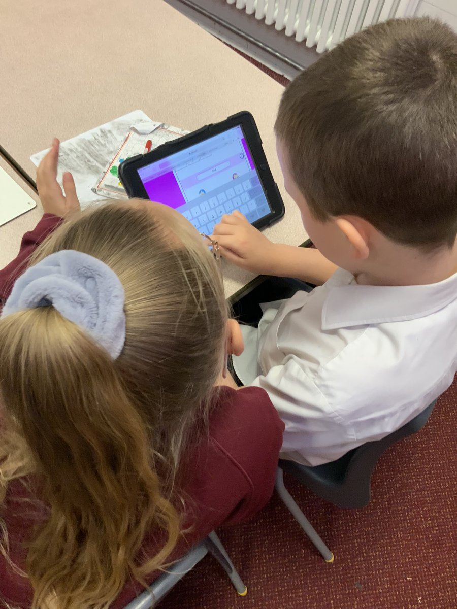 ABCPschool's tweet photo. #Class34W were creating branching databases on J2data yesterday. They considered similar attributes to think of questions that would help sort their chosen objects into groups. #ABComputing https://t.co/jeLl8YldmU