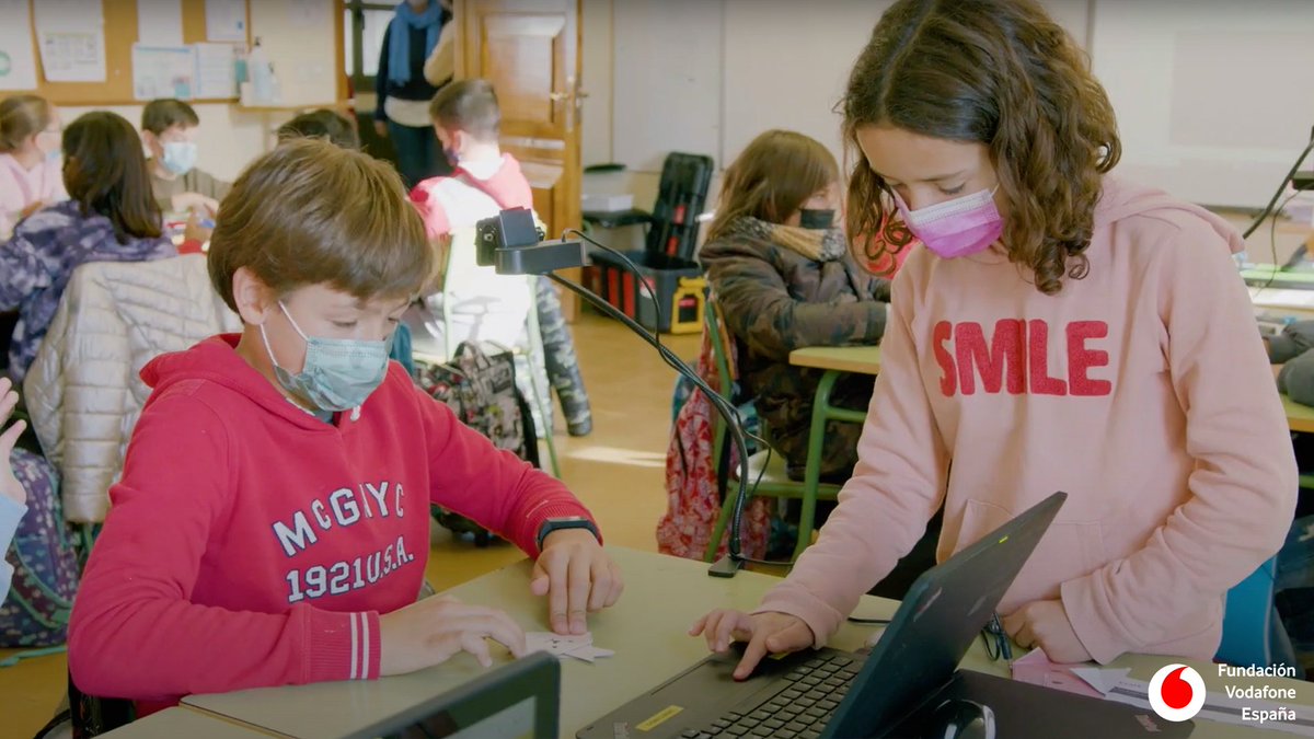 FundVodafone's tweet image. Educamos en competencias digitales para que niñas y jóvenes puedan acceder al mercado tecnológico y así, garantizar la igualdad de oportunidades.

🔺 Con programas como #DigiCraft y #ProjectLab apostamos por una formación en competencias digitales que construye el futuro.
#8M2022