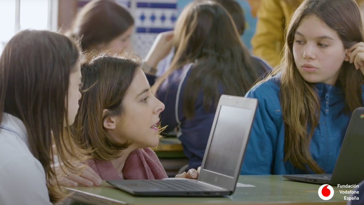 FundVodafone's tweet image. Educamos en competencias digitales para que niñas y jóvenes puedan acceder al mercado tecnológico y así, garantizar la igualdad de oportunidades.

🔺 Con programas como #DigiCraft y #ProjectLab apostamos por una formación en competencias digitales que construye el futuro.
#8M2022