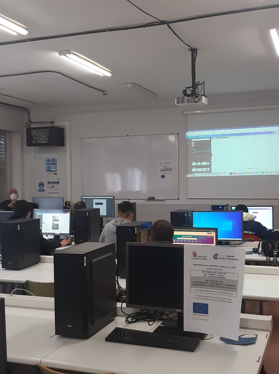 PRUDENQUEL's tweet photo. @IES_Ribera alumnos de de ciclos formativos han realizado infografías para aplicarlas a sus proyectos, taller realizado por Alfredo Vela   @alfredovela,  actividad encuadra en  Aula Empresa "Aprendemos, creamos e innovamos adquiriendo competencias   digitales" #FSE_AulaEmpresaCyl https://t.co/jg1cGkmM8O