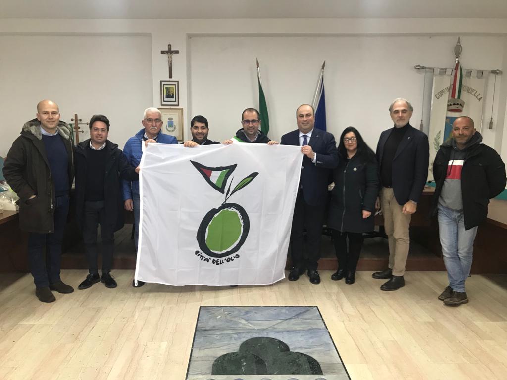 CittaOlio's tweet photo. Città dell’Olio: Sonnessa in tour nella sua Basilicata https://t.co/BGsU80VA33 #cittadellolio #News https://t.co/YUFjTOWONn