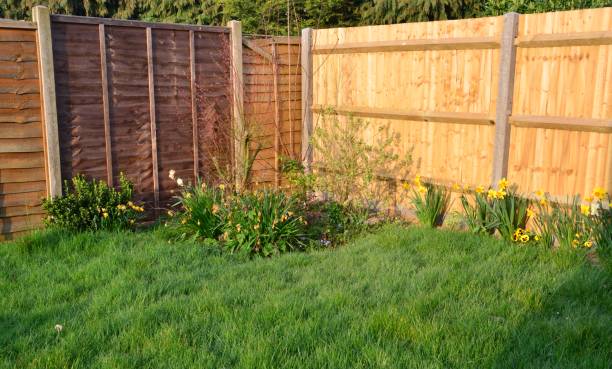 🏡 Pour plus d'intimité sur votre #terrain, vous penserez à ériger une #barrière entre votre terrain et celui des autres. Savez-vous jusqu'à quelle hauteur vous avez droit ?

⬇ Découvrez les règles à respecter ⬇
ow.ly/zJPQ50Ic58q

#construction #jardin #voisinage #immo