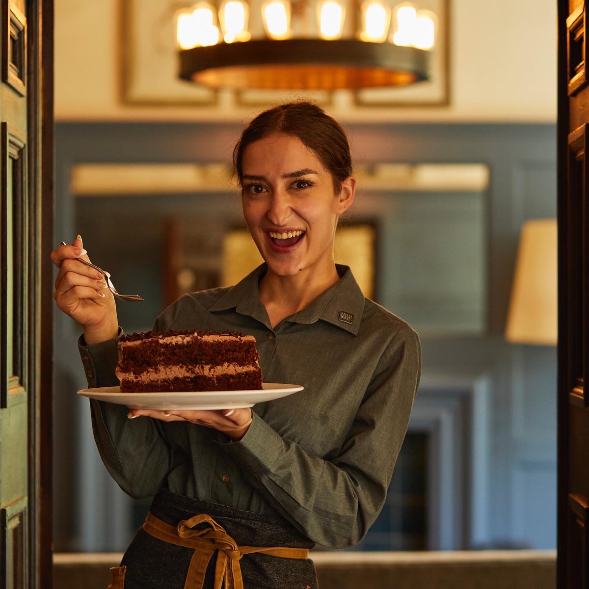 DormyHouse's tweet photo. Having their cake and eating it too 🍰
.
The Dormy dream team wouldn’t be complete without our Wonderwomen. To all of our fabulous females here on the Estate, happy #InternationalWomensDay. You go girls! 👊🏻 
.
#dormydreamteam #girlpower #internationalwomensday https://t.co/jZtNKkjC3A