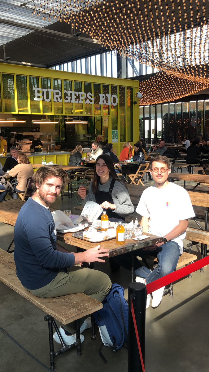 patbsci's tweet image. Celebrating the 500 @ProductHunt upvotes with part of the team, finally getting some food 🍱. half the team is remote so not everyone is on the pic #bestteam  #launchday
