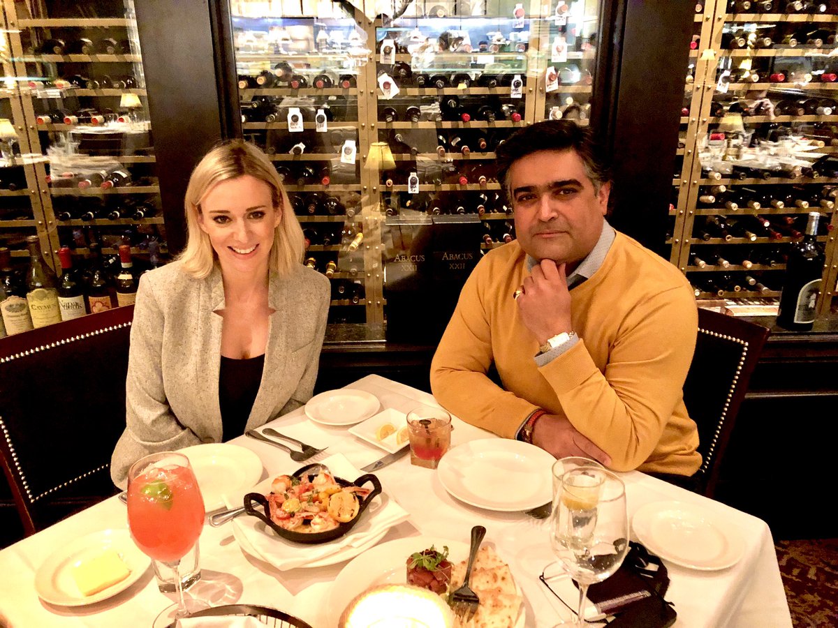 AmericanPWealth's tweet image. My home away from home @CapitalGrille May I suggest the skillet #shrimp w/ garlic in a broth and #ahituna #tartare with #avocado as #APPETIZER to get the evening going. Pair great #cuisine with great company of #friends #LifeisBeautiful 👌