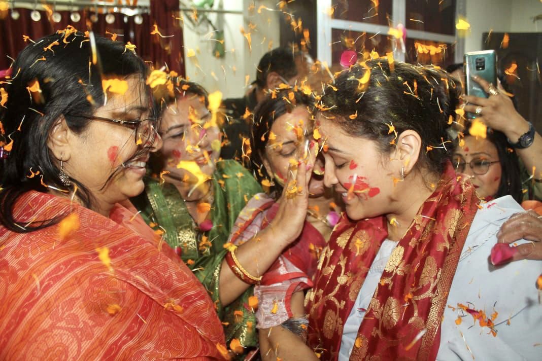aparnabisht7's tweet photo. गोकुल नाथ जी मंदिर में आयोजित कार्यक्रम ��़ूलों की होली में सम्मिलित होकर होली खेलकर सभी को बधाईयाँ देते हुए I

@BJP4India @narendramodi @BJP4UP @myogiadityanath https://t.co/44cbE8C2yX