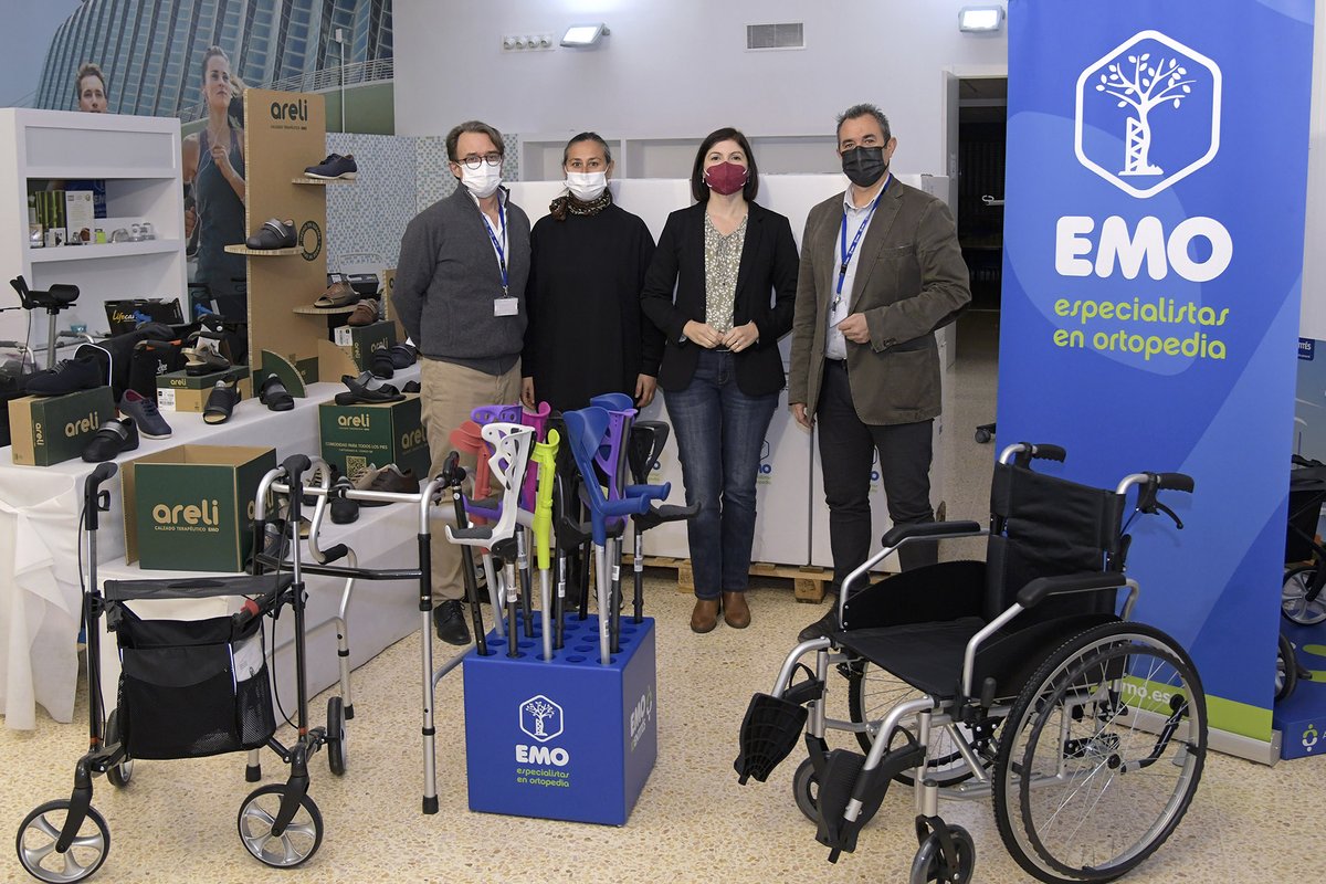 Ajunt_Paiporta's tweet photo. 🇺🇦El teixit empresarial de #Paiporta se suma a la solidaritat amb Ucraïna💙💛
👞🦽😷@emo_eo donarà material ortoprotèsic i mascaretes quirúrgiques per a personal sanitari
👍🏽Agraïm la col·laboració de la ciutadania i animem a seguir ajudant (FIL 1/2)⬇️
➕ℹ️https://t.co/QJZYkwksIf https://t.co/CoTq8BWFBv
