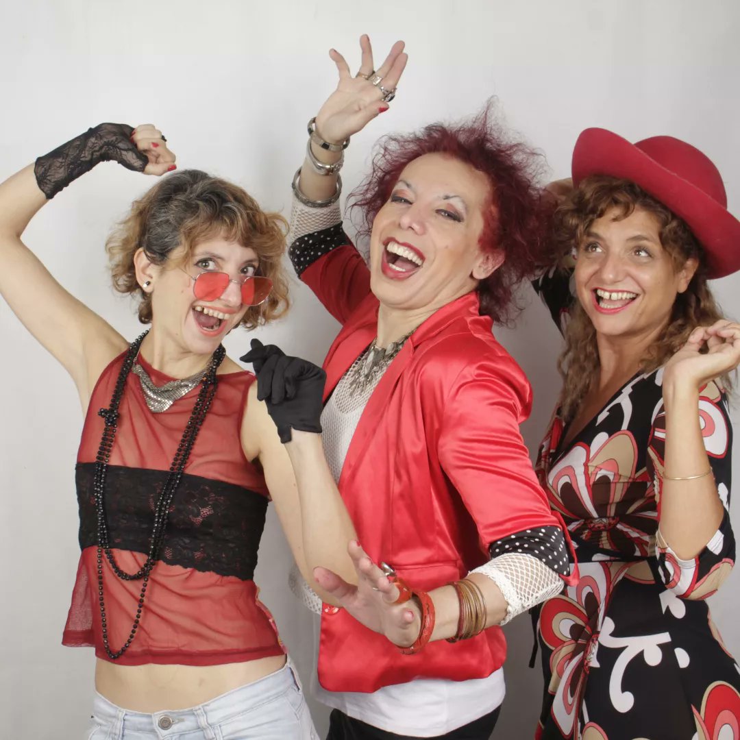 muysancineto's tweet photo. Regresó #MosquitoIntenso por @somosradiotu Martes 18/20hs. Hoy en el Dia internacional de la Mujer, homenajearemos a #ValentinaFernanfezDeRosa, entrevista al artista no binarie #FerniDeGindelfelt y charlaremos con #DiegoGallardo revelación de #ElMarginal4. Directo por Youtube https://t.co/J43zrf2rWn