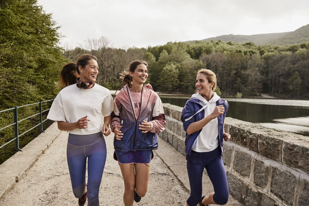 Dash and Stars es más que una marca de deporte, es una fuerza que nos mueve y nos impulsa. Es comunidad, es tecnología, confort y sostenibilidad.  
Conócenos en dashandstars.com